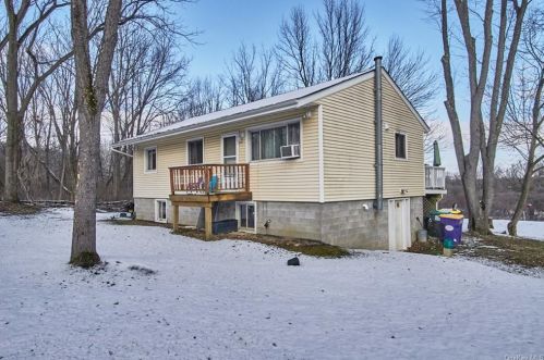 5 State School Rd, Warwick NY  10990-3432 exterior