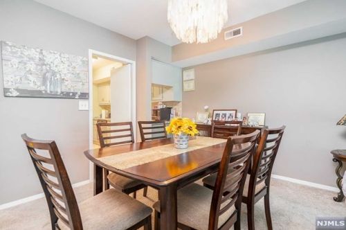 9 Lawrence Ct, Teaneck NJ  07666-6489 exterior