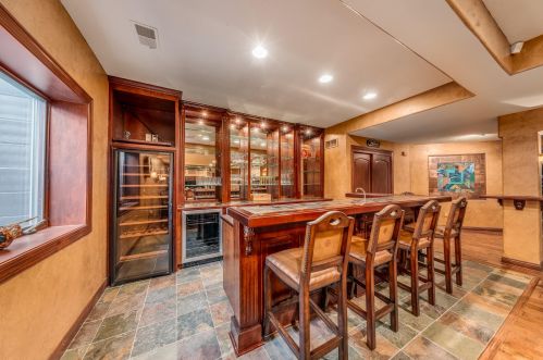 603 Thornbush Cir, Chenequa WI  53029-8648 exterior
