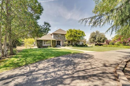 6945 Angelo Ln, Gilroy, CA 95020-9543
