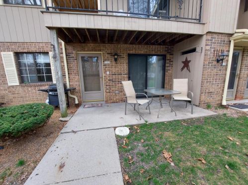 8125 Oklahoma Ave, Milwaukee, WI 53219-3514