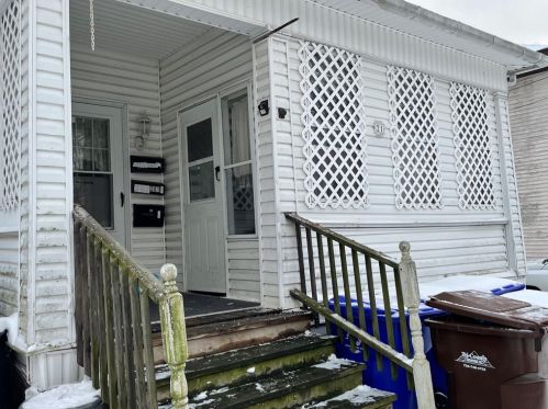 21 State St, Greenville, PA 16125-2231