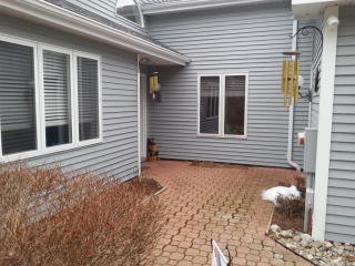 48 Lyon Ct, Glens Falls, NY 12804-1750