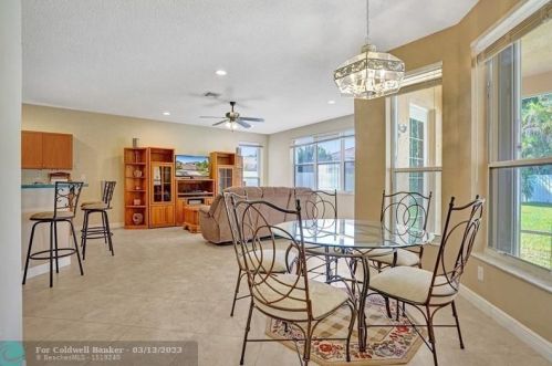 18012 33rd St, Hollywood FL  33029-1622 exterior