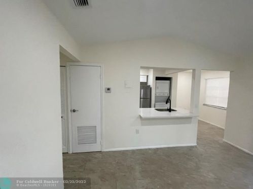9667 15 Ct, Hollywood FL 33024-4429 exterior