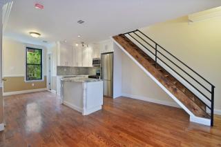 21 Pilling St, Brooklyn, NY 11207-1607