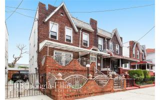 53 57th St, Brooklyn, NY 11203-3709