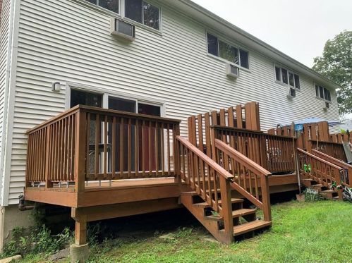 135 Woodland Dr, Uncasville CT  06382-1510 exterior