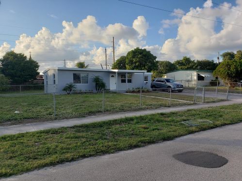 3235 Orange St, Boynton Beach, FL 33435-1622