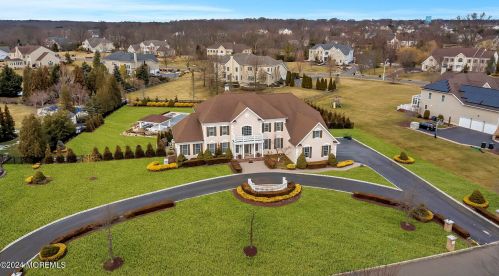 3 Equinox Ln, East Freehold NJ  07728-8652 exterior