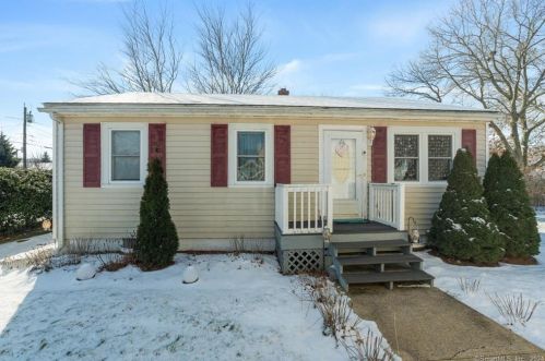 1 Joliet Ct, Groton, CT 06340-4847