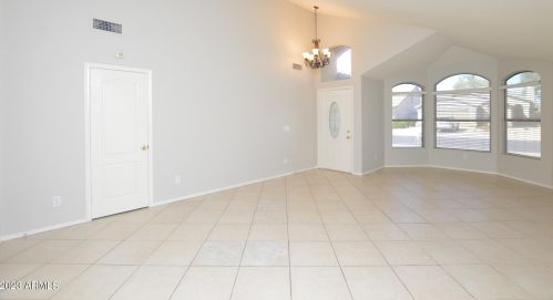 513 Cathy Dr, Gilbert AZ  85296-3687 exterior