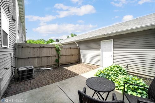 11818 Broadway, Crown Point IN  46307-8877 exterior