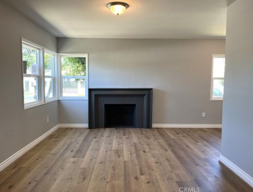 8926 Colbath Ave, Van Nuys, CA 91402-2612