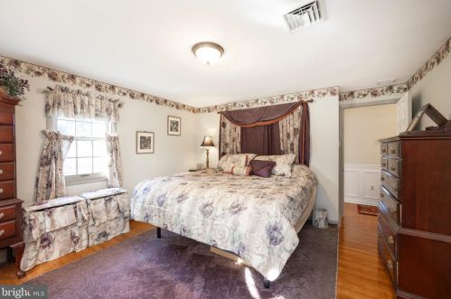 871 Chester Dr, Pottstown PA 19465-7518 exterior