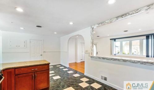 511 Center St, Piscataway NJ  08854-1462 exterior