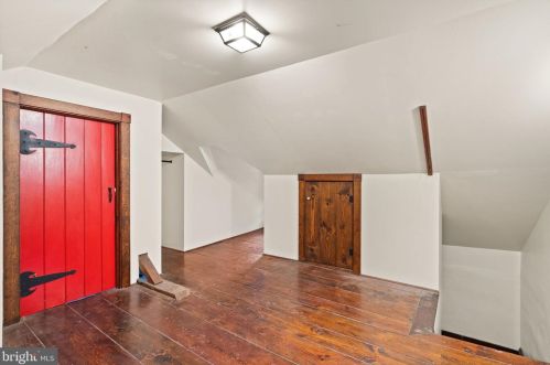 13188 Loyalty Rd, Leesburg VA  20176-6112 exterior