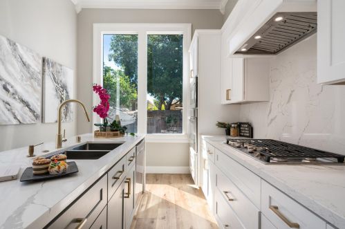 1433 Adeline St, Oakland CA  94607-2800 exterior