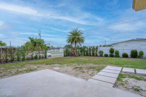 15 Leeland Hts Blvd, Lehigh Acres FL 33936-6431 exterior