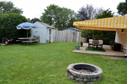 31 Crest Ave, Lincoln RI  02865-3024 exterior