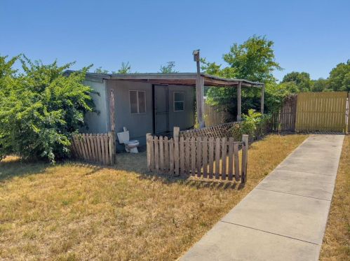 107 Stewart Ave, Lancaster, TX 75146-2331