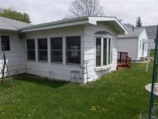 609 6th St, Traer, IA 50675-1305