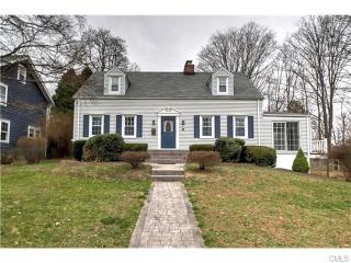 15 Elizabeth St, Bridgeport, CT 06610-3240