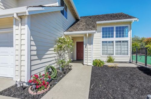 2710 Thomas Ct, Pinole, CA 94564-2916