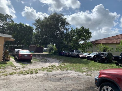 6318 25th St, Hollywood FL  33023-2870 exterior