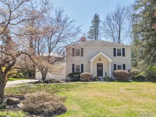 40 Short Dr, North Hills, NY 11030-3421