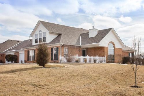2104 Sugarmaple Dr, Lagrange, KY 40031-7950