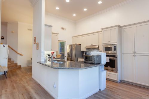 9416 Chabola Rd, San Diego CA 92129-4904 exterior