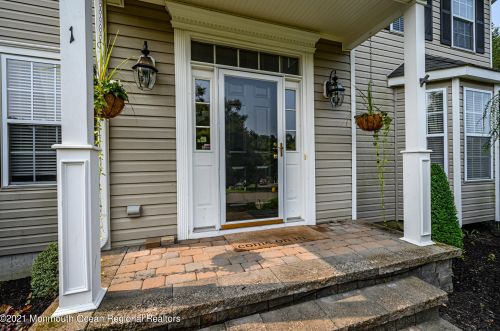 1 Lee Ct, Jackson Twp, NJ 08527-1193