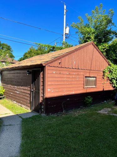 3343 Sherman Blvd, Milwaukee WI  53216-3529 exterior