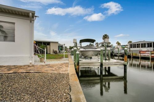 11330 Cypress Ln, Fort Myers Beach, FL 33931-7119