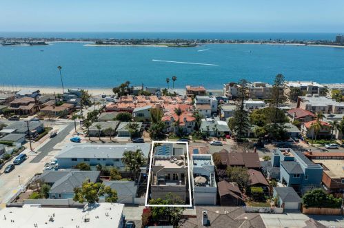 3705 Haines St, San Diego, CA 92109-6621