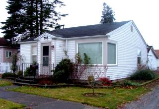 208 9th St, Lynden, WA 98264-1842