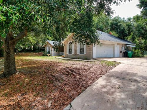 1989 Finland Dr, Deltona, FL 32725-3238