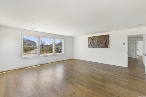 17 Quantuck Bay Ln, West Hampton Beach NY  11978-1600 exterior