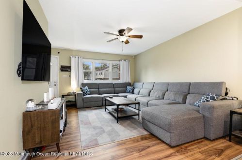 126 Primrose Ln, Bricktown NJ  08724-1432 exterior
