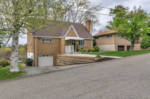 105 Lanford Dr, Pittsburgh, PA 15235-1856