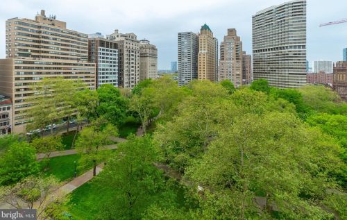 219 18th St, Philadelphia PA 19103-6141 exterior