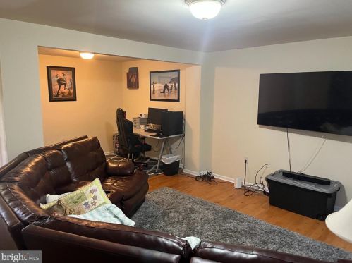 212 Ann St, Charles Town WV  25414-1604 exterior