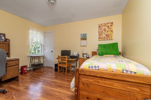 209 Country Rd, Mount Sinai NY  11766-1509 exterior