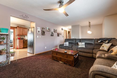 1610 Cliffview Dr, Holmen WI  54636-9649 exterior