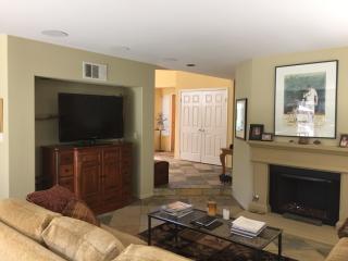 794 Cranmont Ct, Simi Valley CA  93065-7075 exterior