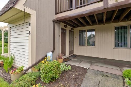 6 Little Oak Ln, Rocky Hill, CT 06067-1838