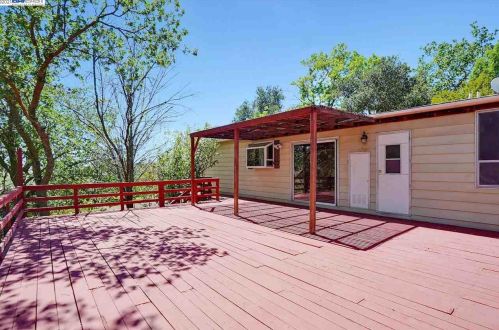 6901 Johnston Rd, Pleasanton CA  94588-9460 exterior