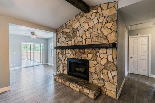 2405 Hawk Ave, Palm Harbor, FL 34683-1709