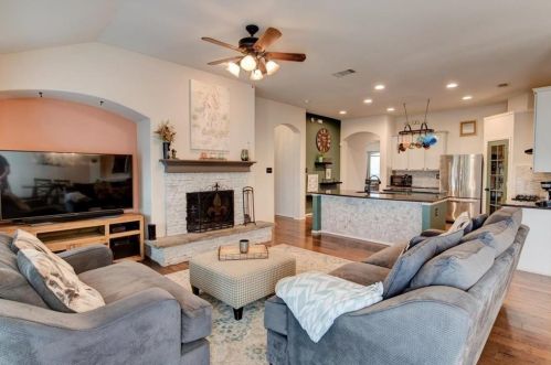 9020 Wheatfield Trl, Fort Worth TX  76179-8154 exterior